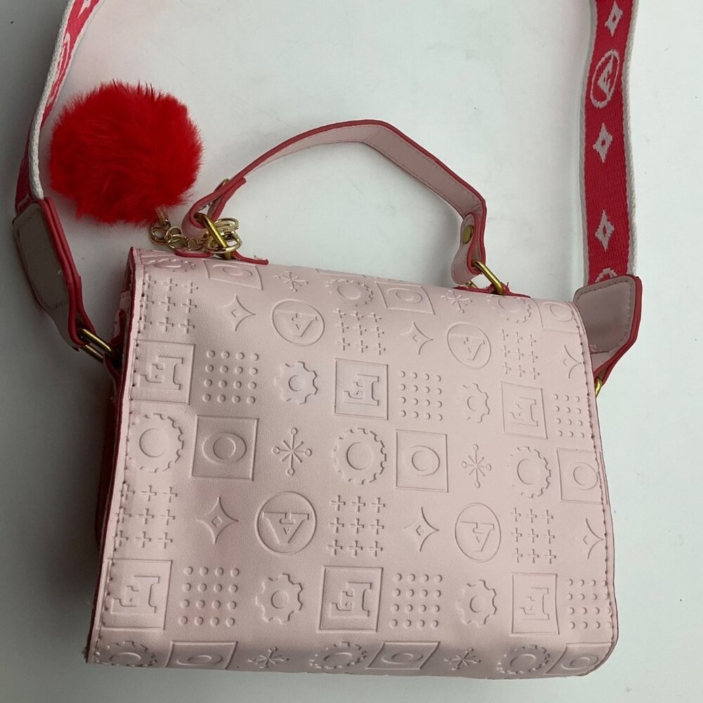 FAO Schwarz girl Glamour Go Designer Purse Embossed Logo print & bag charm - Picture 7 of 16
